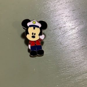 Cruise line Mickey pin
